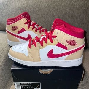 Air Jordan 1 Mid Beige Red Onyx Light Curry